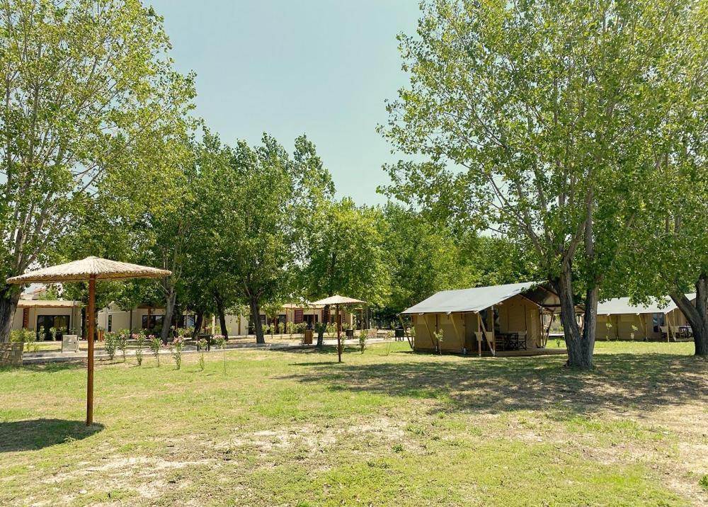 Mareleon Camping Ofrinion Ngoại thất bức ảnh