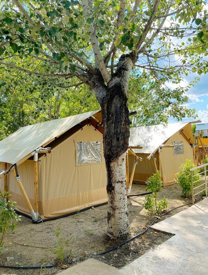 Mareleon Camping Ofrinion Ngoại thất bức ảnh